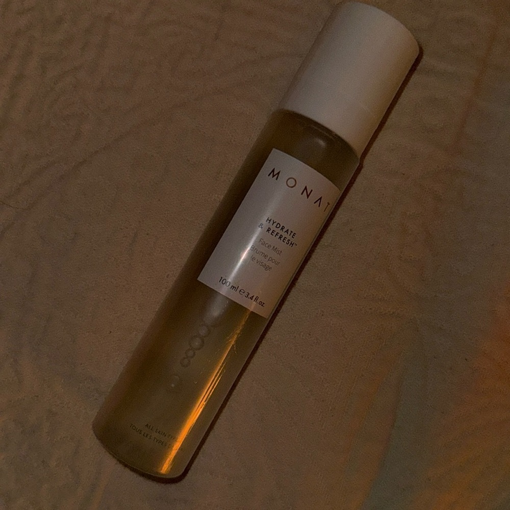 Monat Hydrate and Refresh Spray